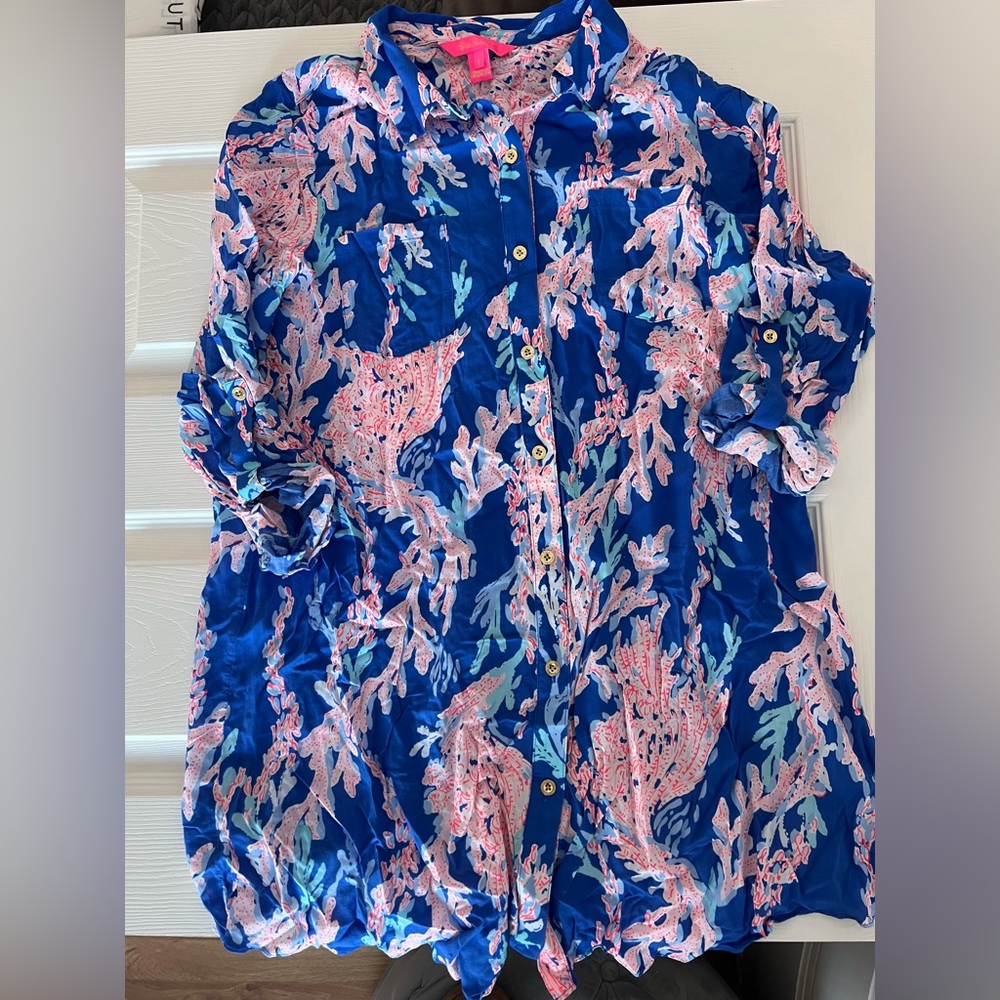 Lilly Pulitzer gold button up dress / swim suit cover up 
Size Small 
EUC